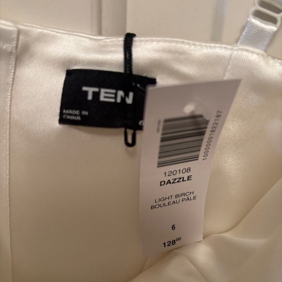 Aritzia Satin Bustier Sweetheart Satin Bustier - Picture 7 of 7